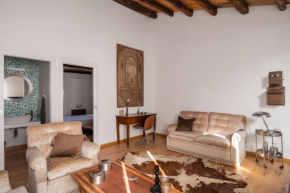 Conte Ruggero Apartment by DomuSicily